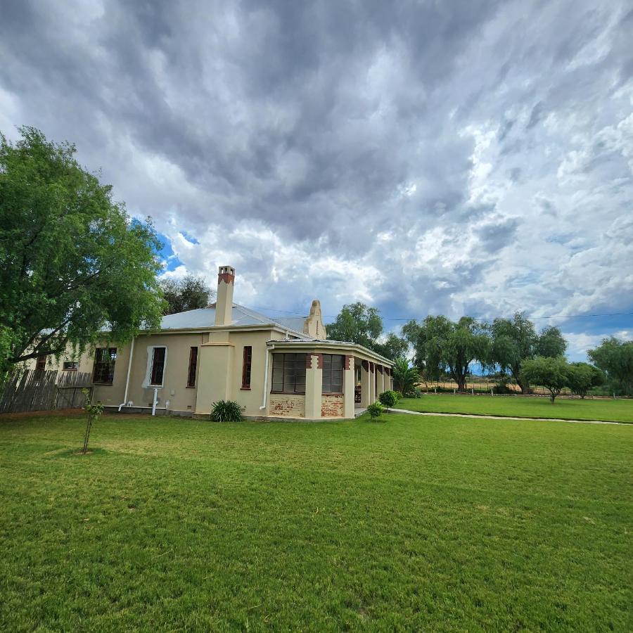 Вилла Karoo Leeu Self Catering Оудсхорн Экстерьер фото