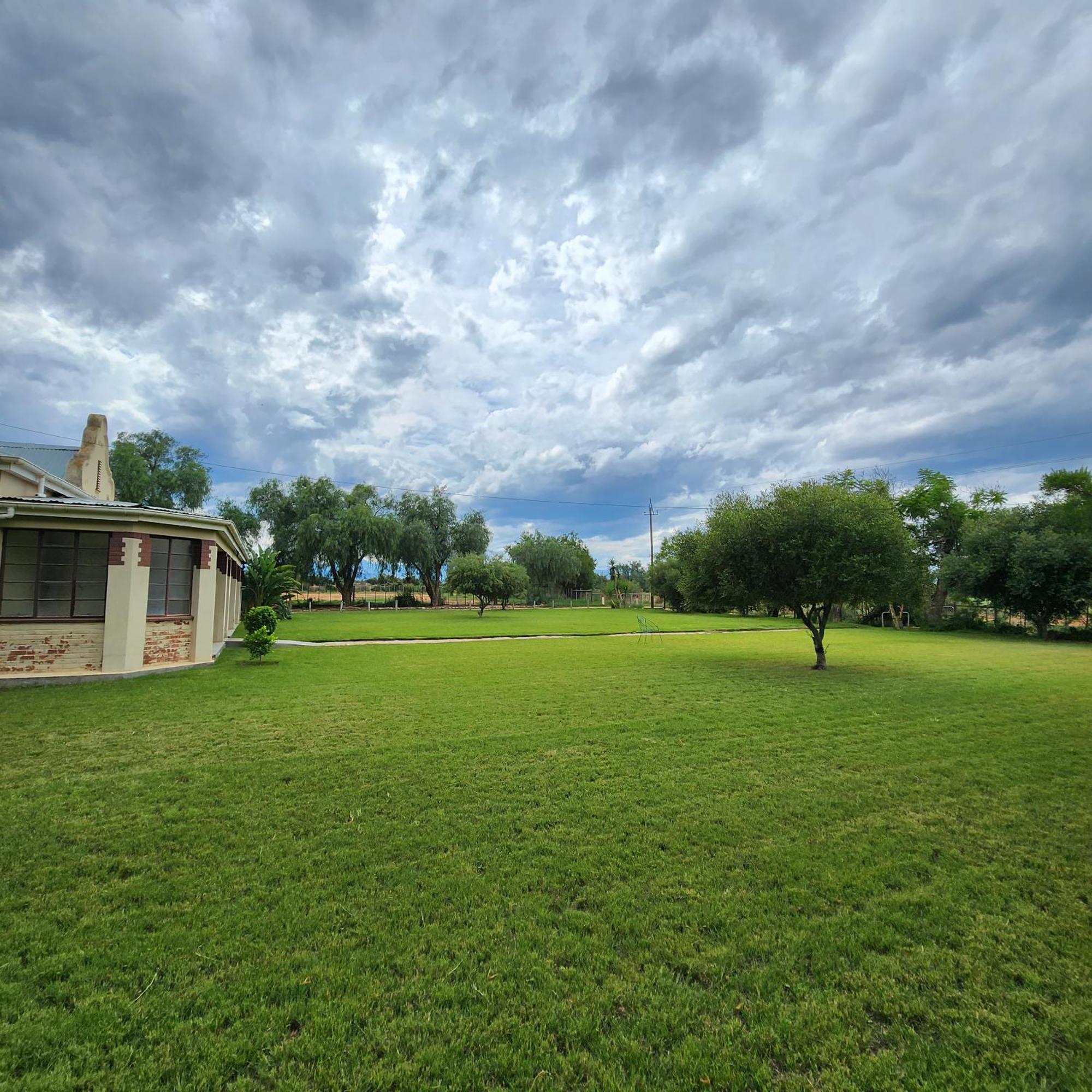 Вилла Karoo Leeu Self Catering Оудсхорн Экстерьер фото